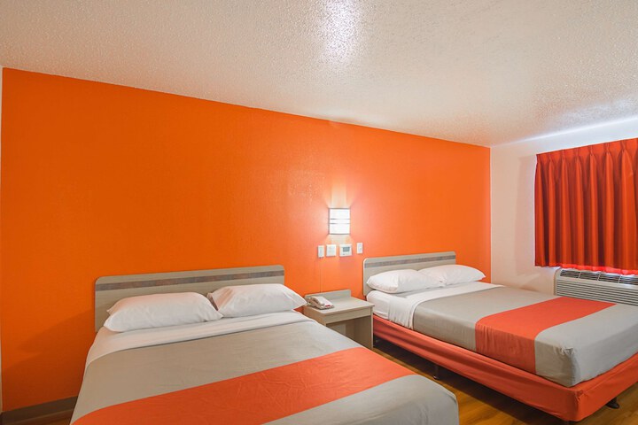 Room 20 of 32