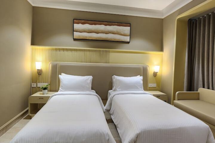 Room 20 of 74