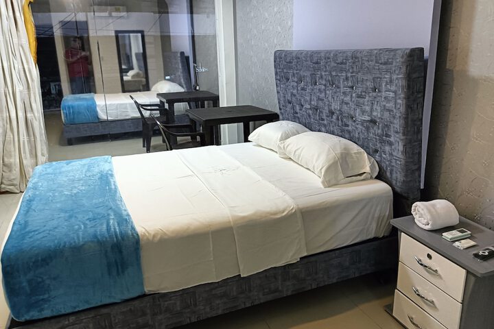 Room 6 of 40