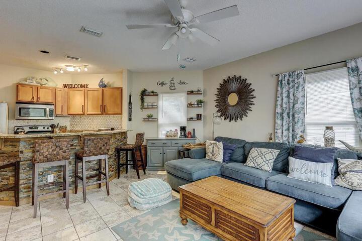 3 BR 3 BA Updated Luxury Oceanbreeze Bikes &  Beach Gear included in Hilton Head Island, SC