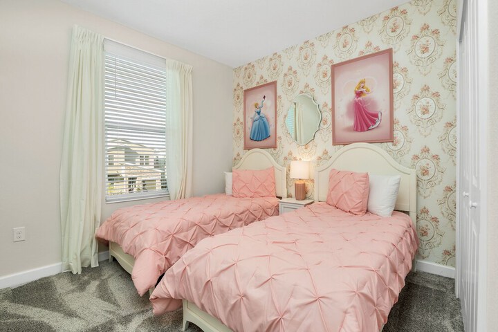 Room 13 of 52