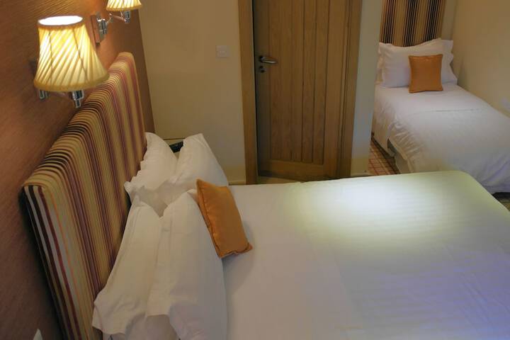 Room 11 of 48