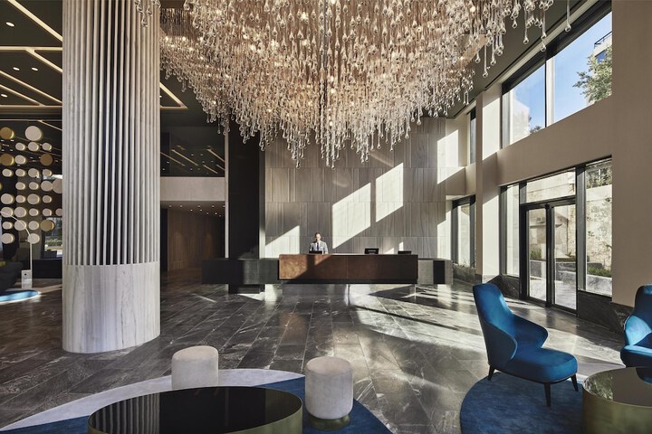 Entrance & Lobby