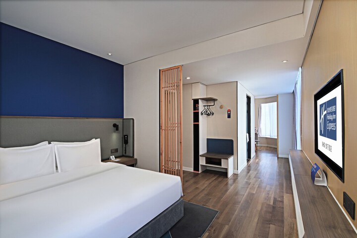 Room 29 of 67
