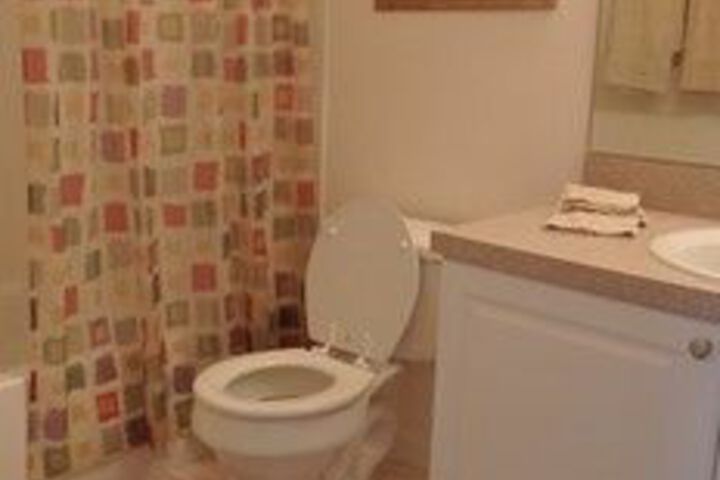 Room 4 of 32