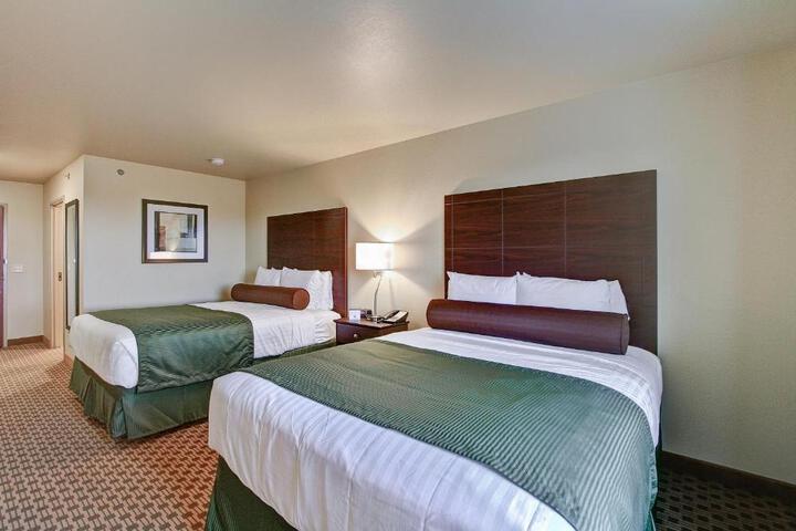 2 Queen Guest Room (13 of 19)
