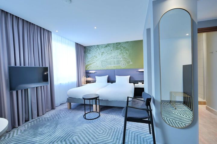 Room 47 of 160
