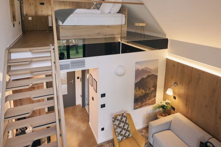 Room 4 of 94