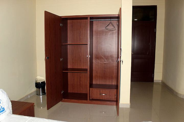 Room 8 of 21
