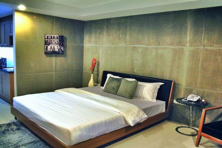 Room 16 of 65