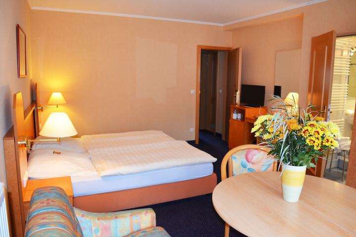 Room 6 of 38