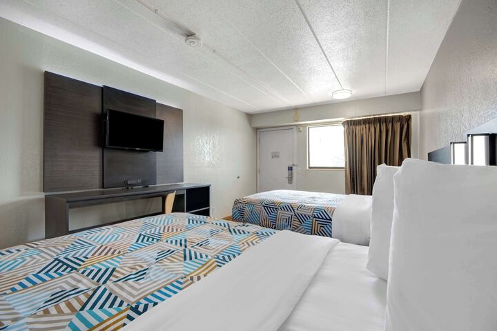Room 10 of 36