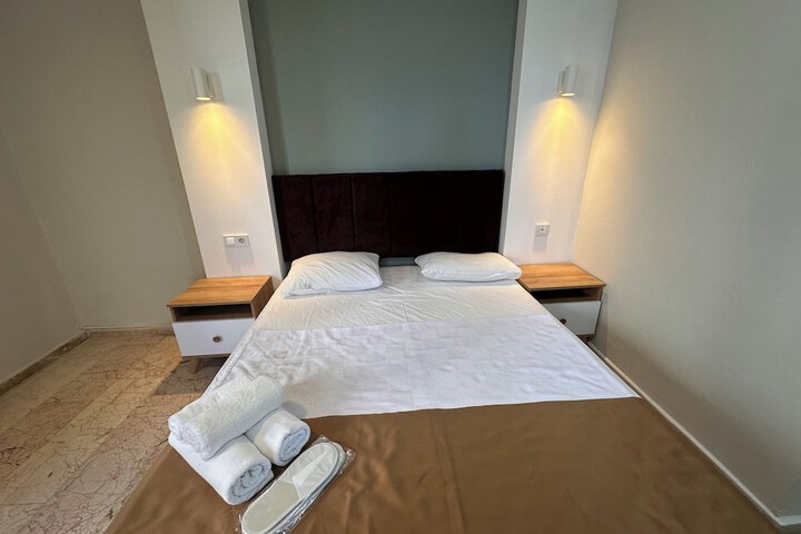 Room 9 of 171