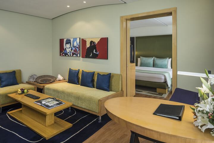 Room 6 of 84