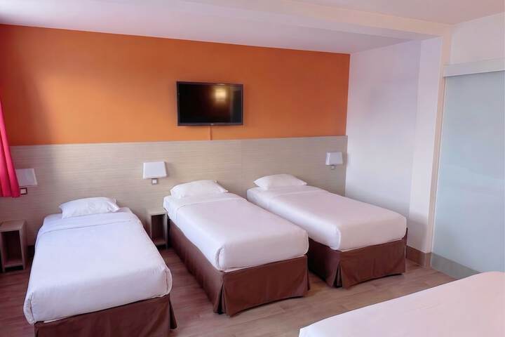 Room 10 of 21