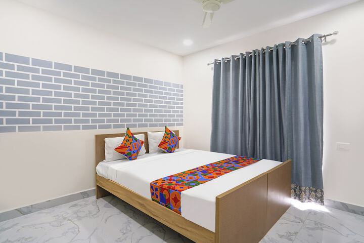 Room 14 of 32