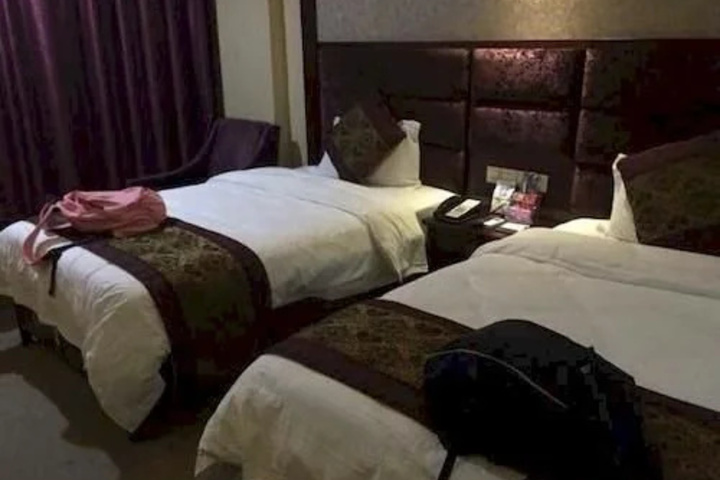 Haoting Holiday Hotel (Qinzhou Niannianfeng Plaza)