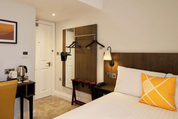 Room 31 of 48