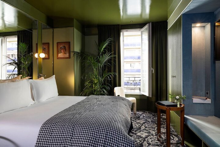 Room 22 of 61