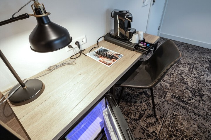 Room 6 of 75