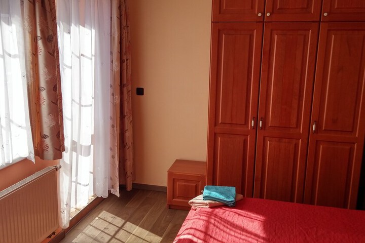 Room 12 of 66