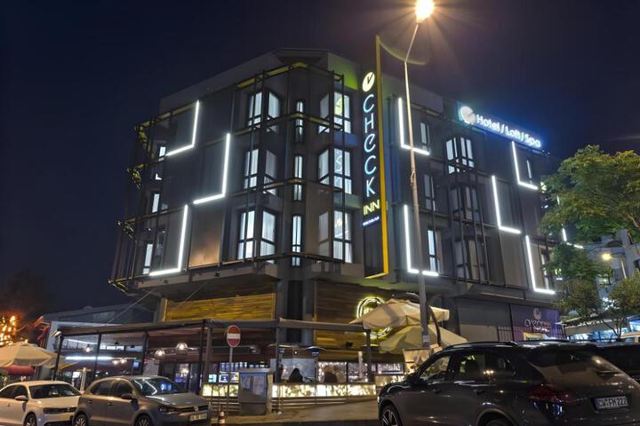 CHECK INN HOTEL