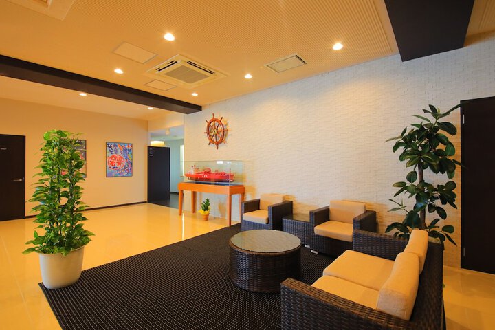Entrance & Lobby