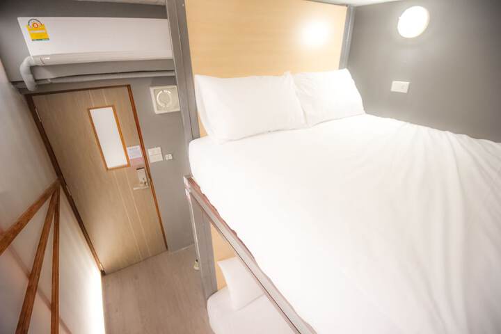 Room 13 of 68