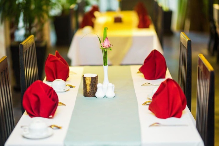 Dining 240 of 298