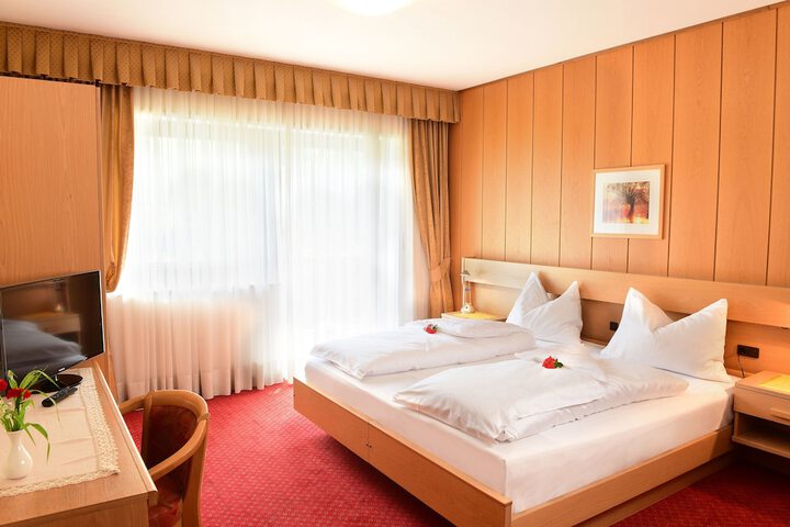 Room 8 of 43