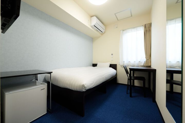 Room 7 of 39