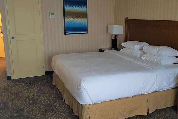2 Double Beds (6 of 9)