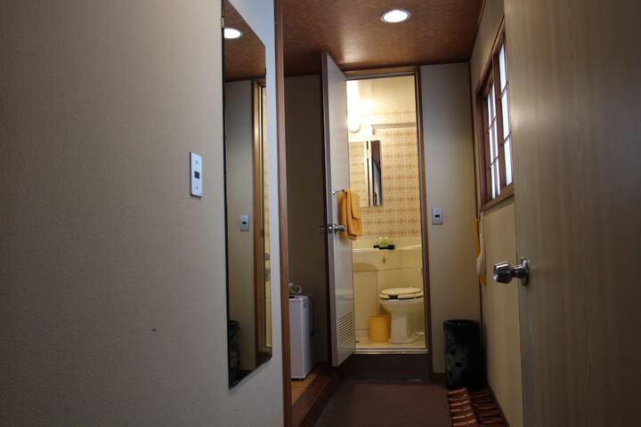 Room 14 of 19