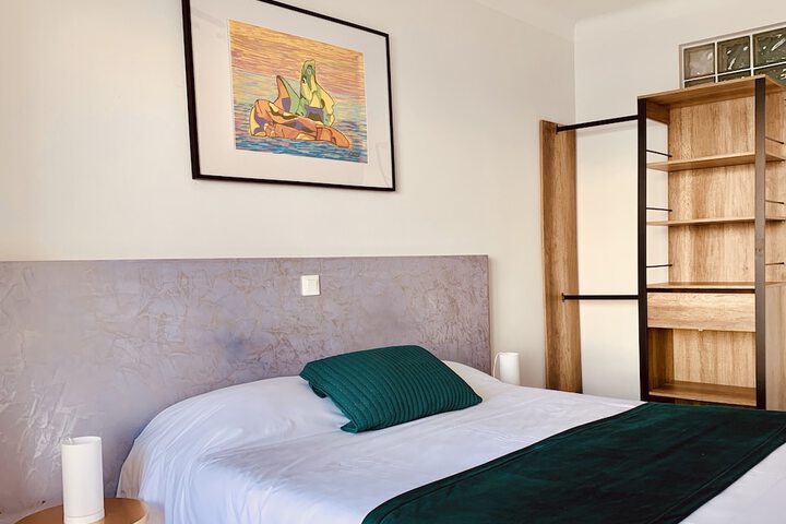 Room 6 of 23