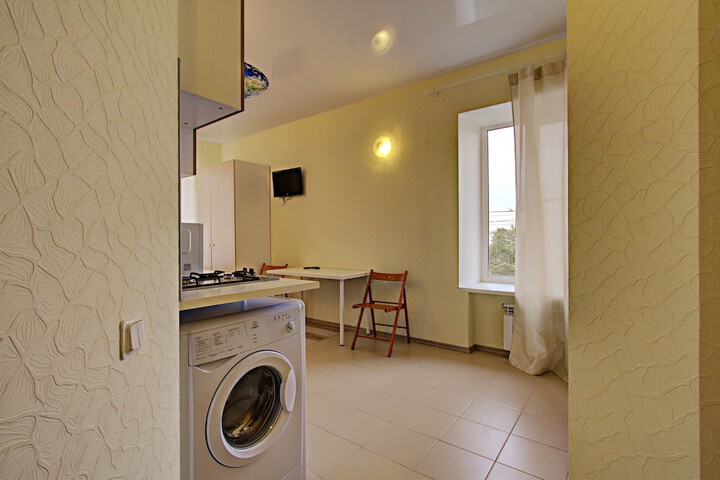 Room 12 of 19