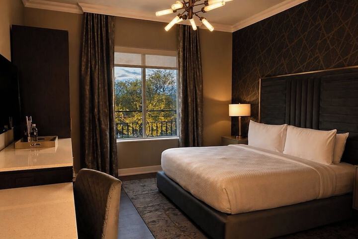 Room 28 of 52
