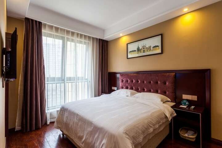 Room 3 of 40