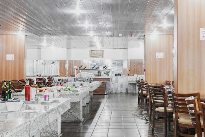 Dining 35 of 59