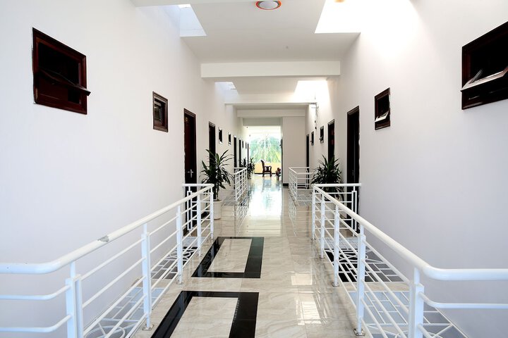 Ballroom/Hall 74 of 84