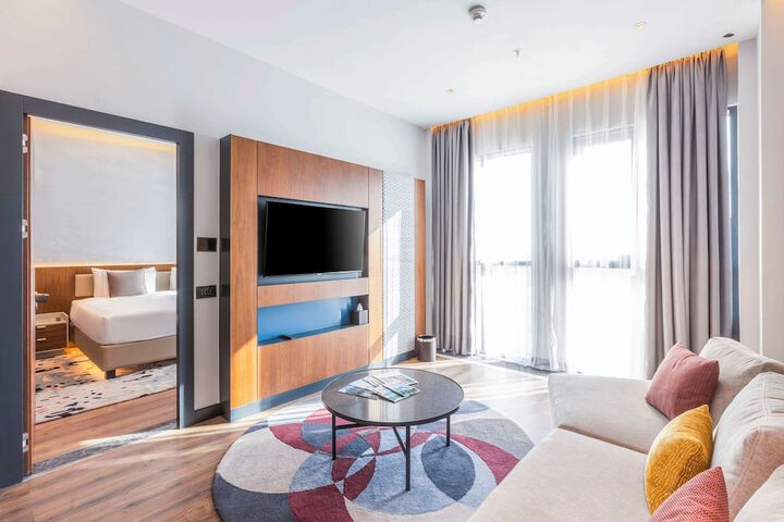 Room 65 of 106
