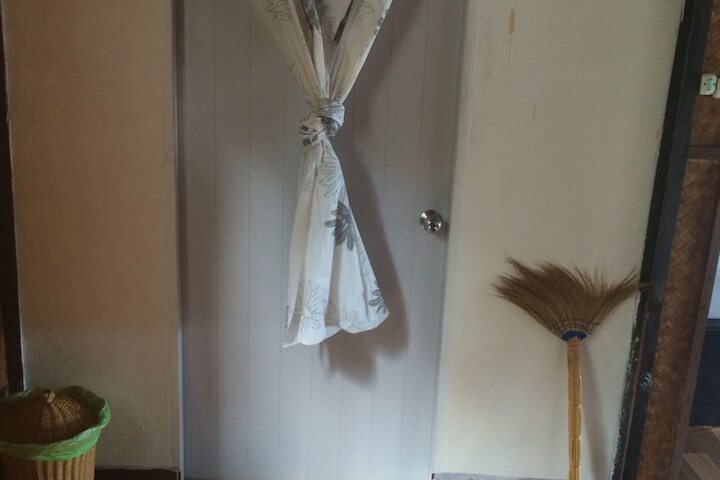 Room 6 of 42