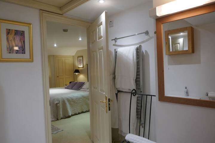 Room 53 of 79