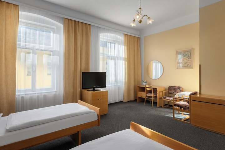 Room 6 of 23