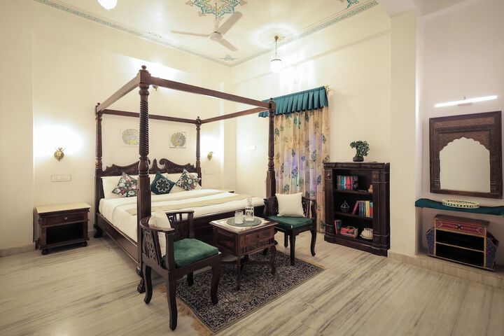 Room 9 of 22