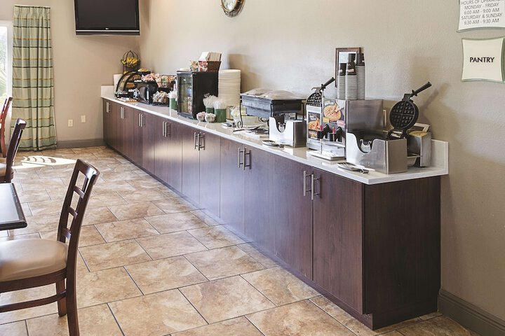 Breakfast/Coffee Service 34 of 41