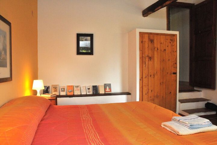 Room 5 of 34