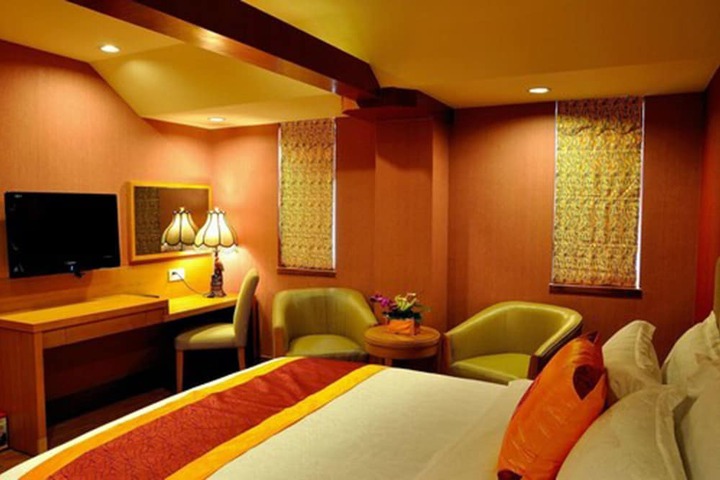 Room 19 of 47