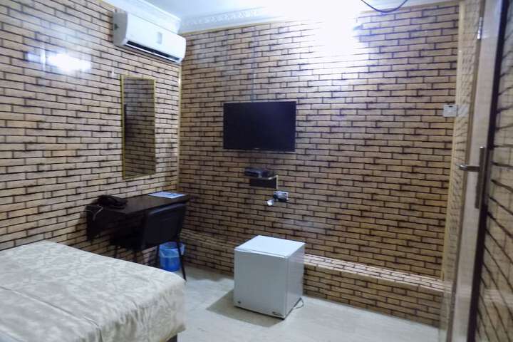 Room 15 of 46