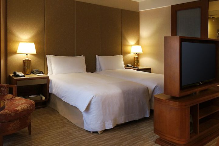 Room 13 of 61