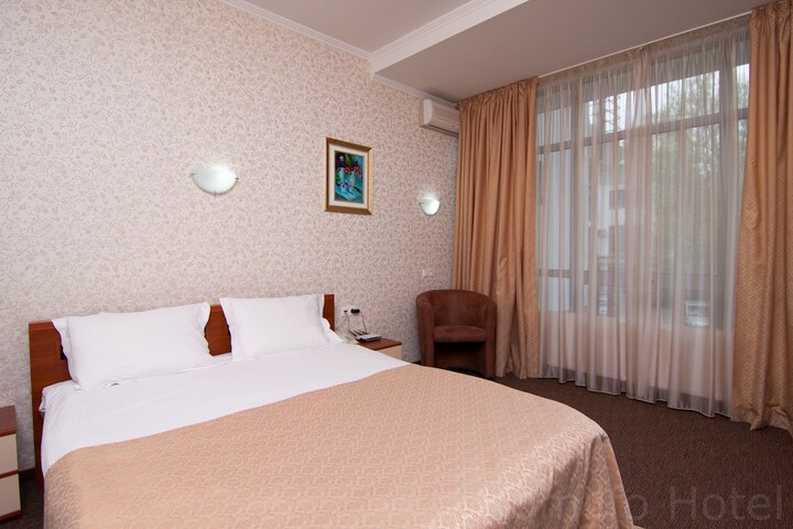 Room 53 of 81